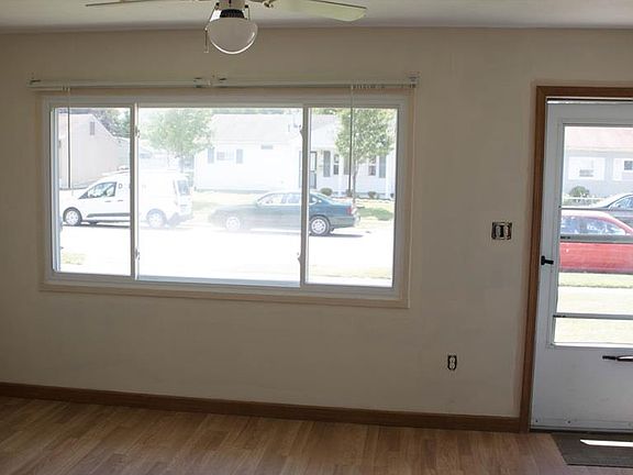 4th image of 47 N Haven Dr
