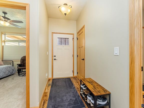 3rd image of 2607 S Kinderhook Ave