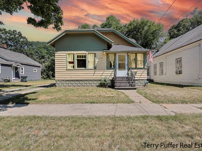 594 Oak Ave, Muskegon, MI, 49442