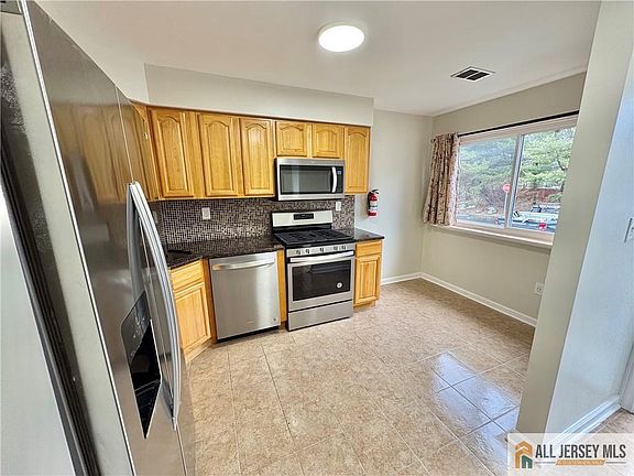 5th image of 3619 Birchwood Ct