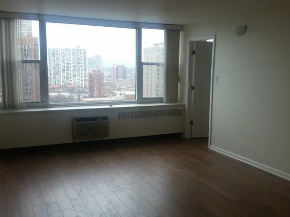 (undisclosed Address), Chicago, IL 60613