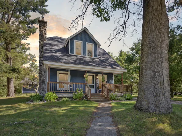 839 E Wilcox Ave, White Cloud, MI 49349