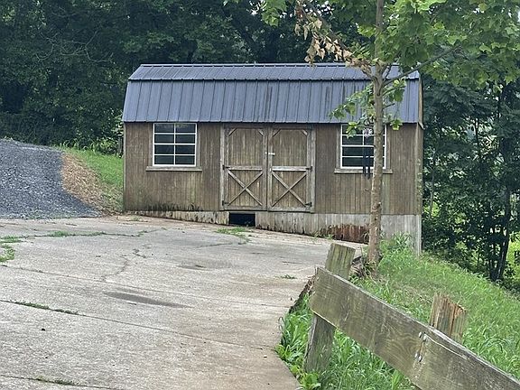 4th image of 45 Friendship Hollow Rd N