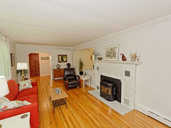 5th image of 13 W Skyview Dr