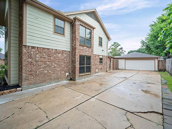 5th image of 14918 Saint Cloud Dr