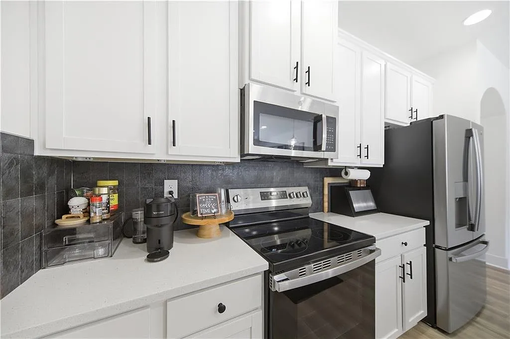 3 bed, 2.5 bath, 1524 sqft, $2,300 — Photo 4