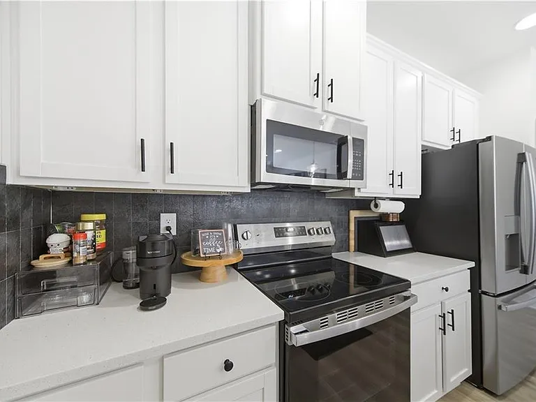 2360 Rex Dr — Photo 4
