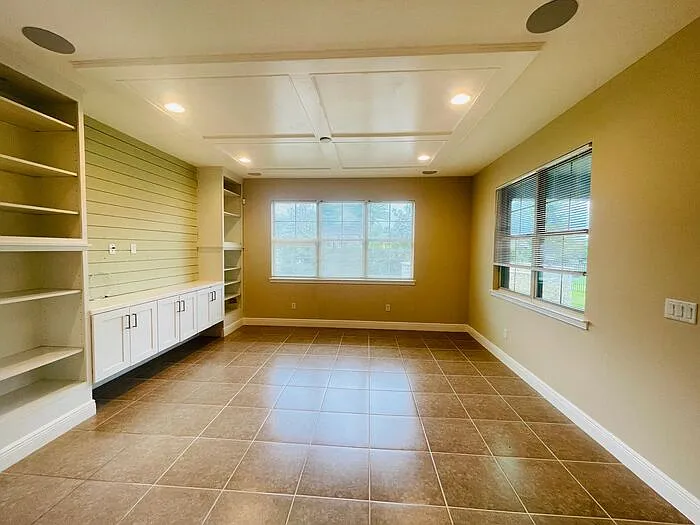 4 bed, 3.0 bath, 2361 sqft, $2,495 — Photo 3