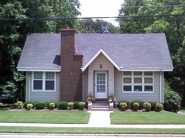 608 N Sampson Ave