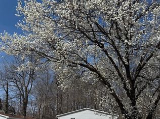 402 Boones Dr, Lothian, MD 20711