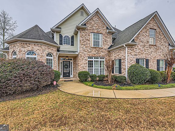 4th image of 150 Diana Dr