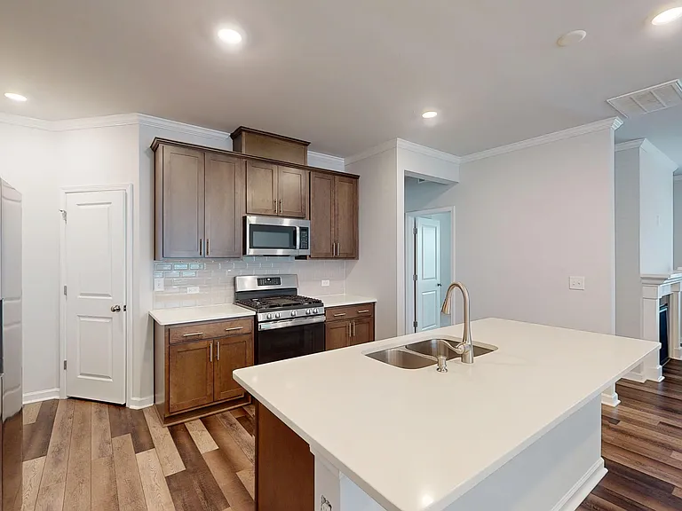 1631 Chestnut Tree Dr — Photo 2