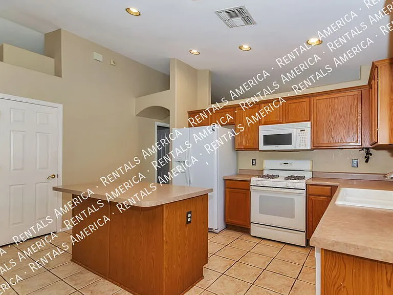 10462 E Jerrell Cove St — Photo 8