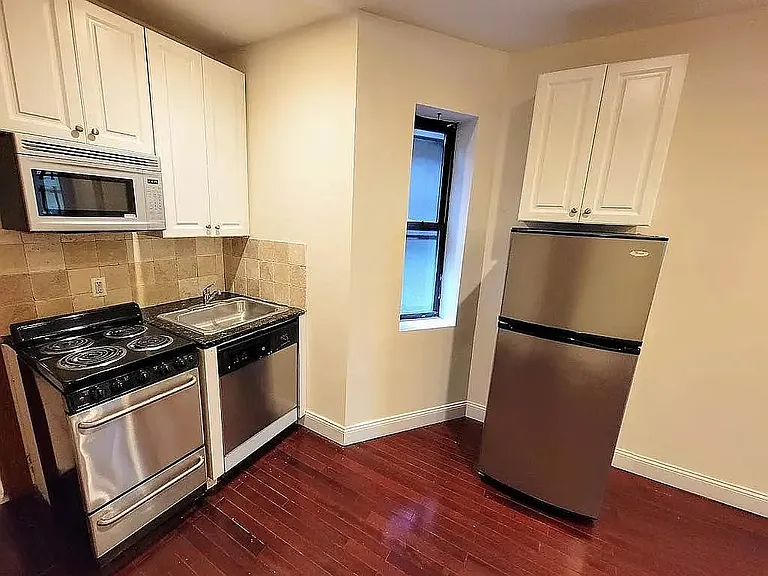 146 W 10th St #3T — Photo 5