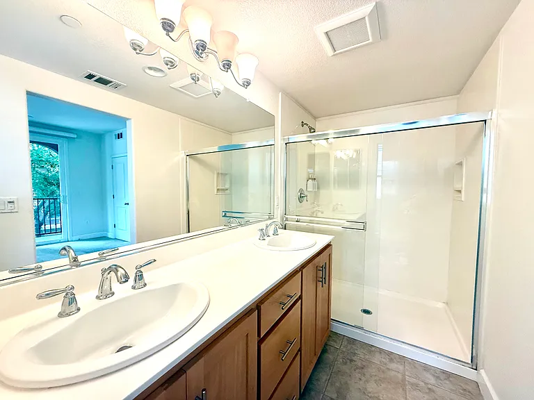 2044 Lee Way — Photo 11