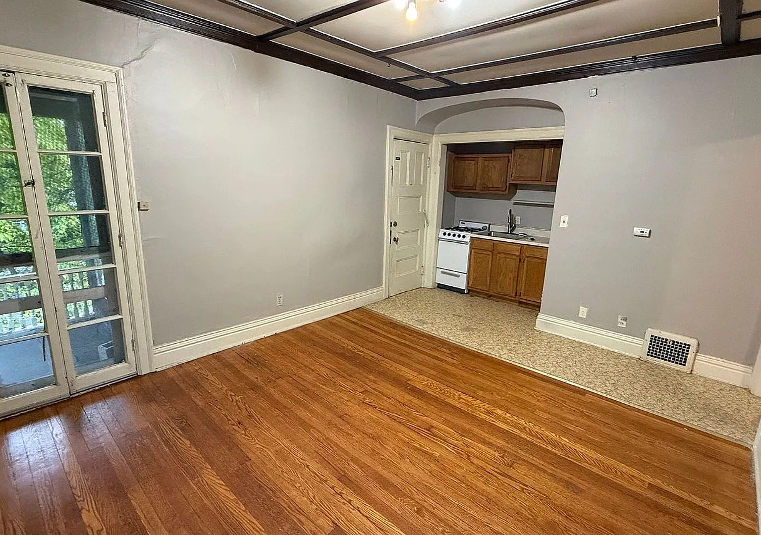 114 Crescent — Photo 4