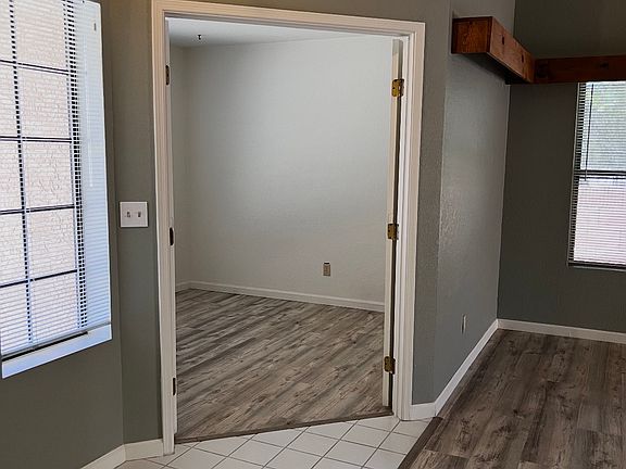 3rd image of 3094 W Country Fair Dr