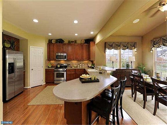 4th image of 7800 Lynemore Dr