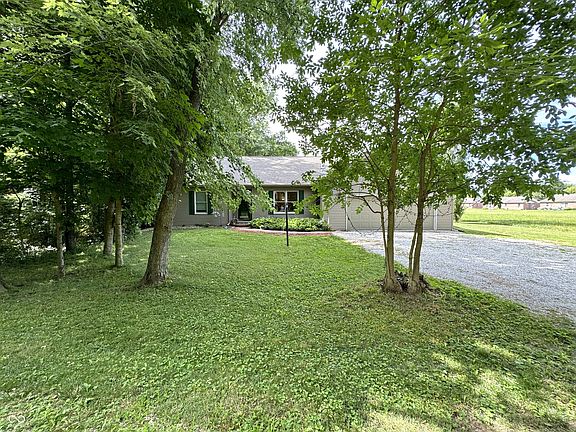 2nd image of 1395 W Deer Cliff Dr