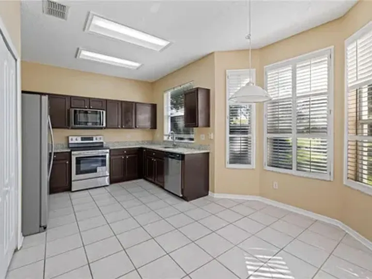 14535 Lake Underhill Rd #323 — Photo 2
