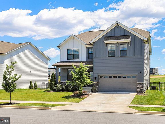 2nd image of 504 Carroll Walk Ave