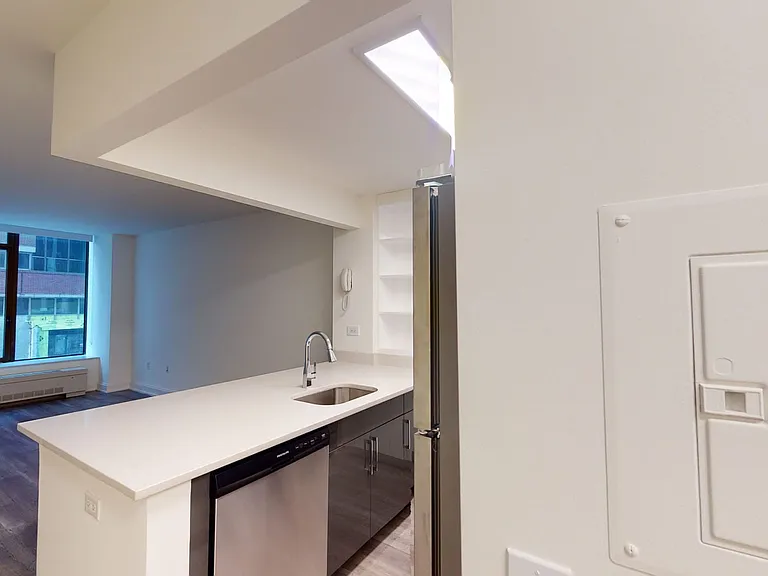 10 Hanover Square — Photo 34