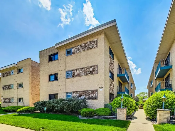 6864 N Northwest Hwy APT 1B, Chicago, IL 60631