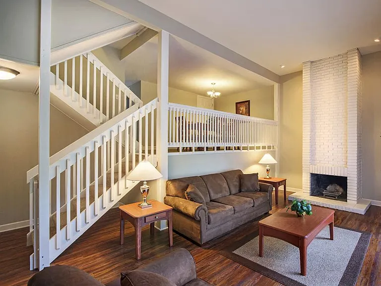 Nineteen North Apartments and Townhomes — Photo 5