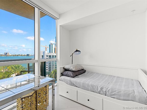5th image of 480 NE 30th St APT 1201