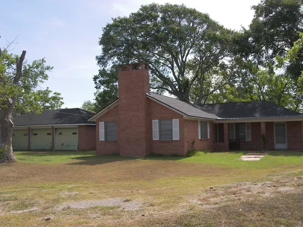 1027 Fm 155, Weimar, TX 78962