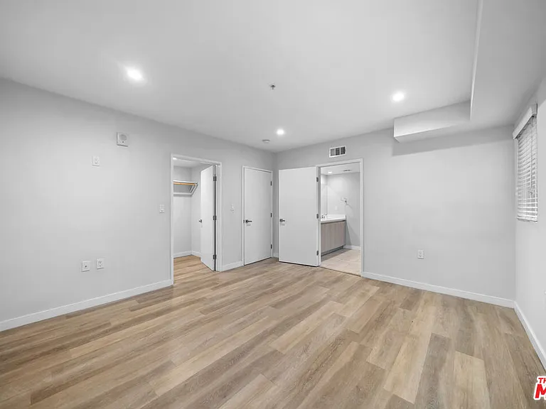 8532 Cashio St #101 — Photo 10