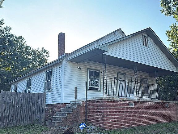 2nd image of 635 N Churton St