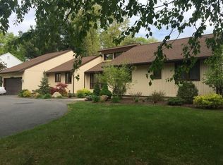 90 Quinnehtuk Rd, Longmeadow, MA 01106