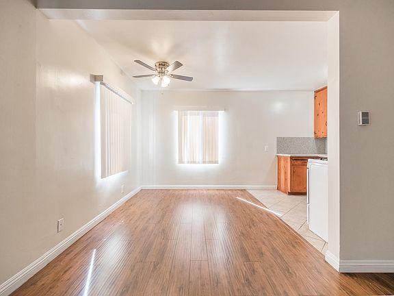 4th image of 14215 Sylvan St APT 1