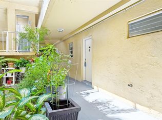 Miller Lake Condo, Miami, FL 33155