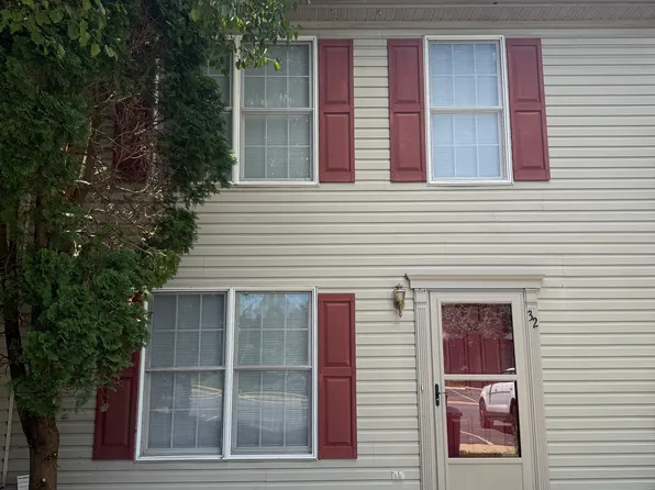 32 Battens Cir, Leola, PA 17540