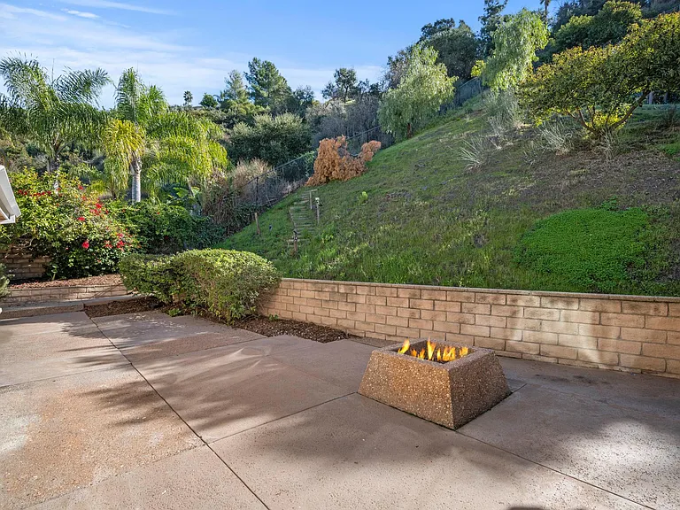 1210 Swarthmore Dr — Photo 47