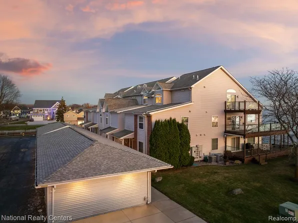 37828 Jefferson Ave, Harrison Township, MI 48045