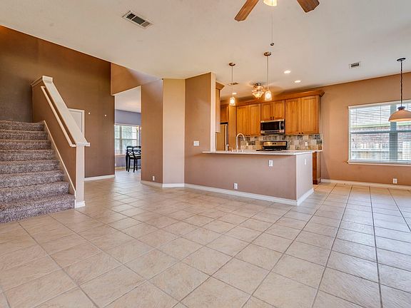 4th image of 20808 Silverbell Ln