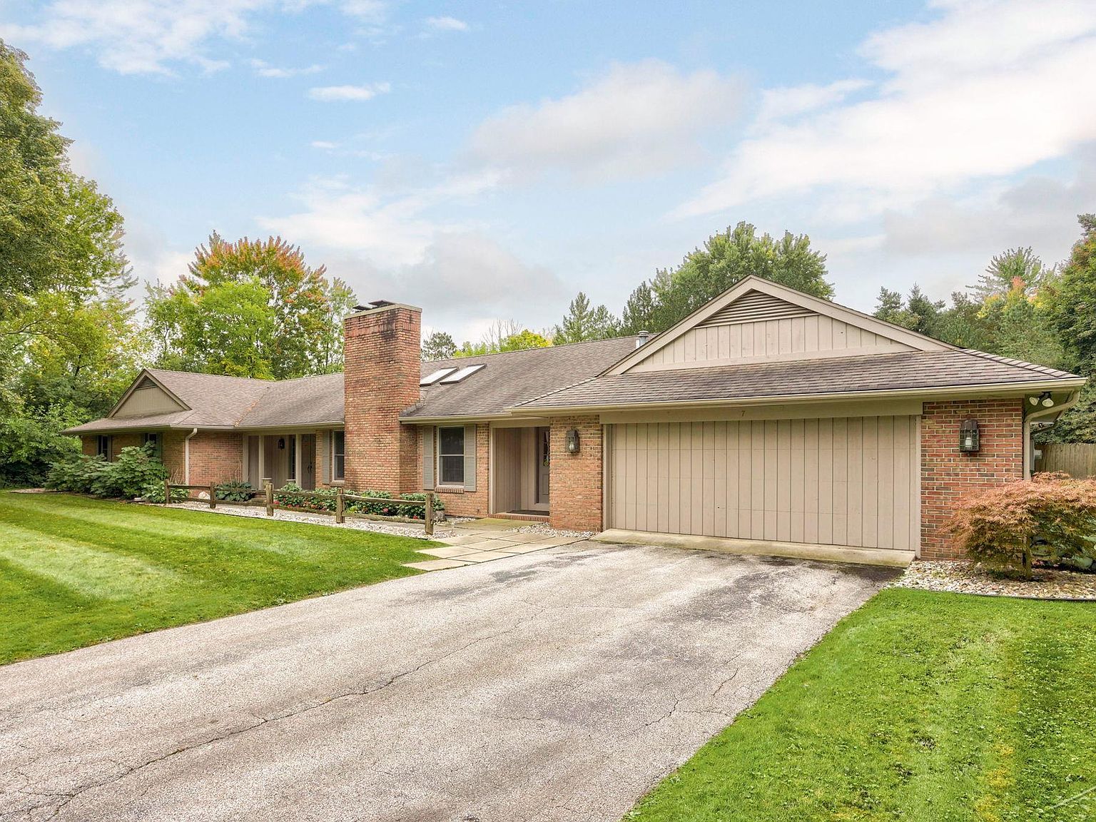 7 N Center Rd, Saginaw, MI 48638 Zillow