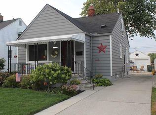 21819 Colony St, Saint Clair Shores, MI 48080