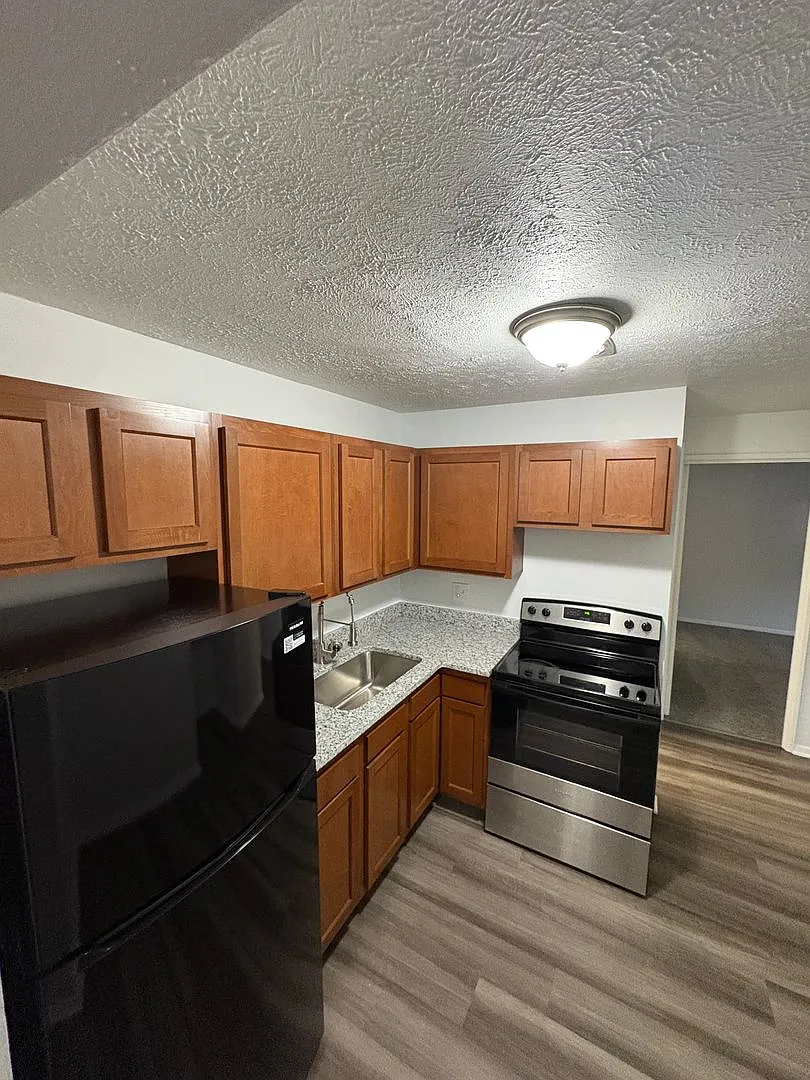 Two Bedroom at Harbor View Apartments — Photo 1