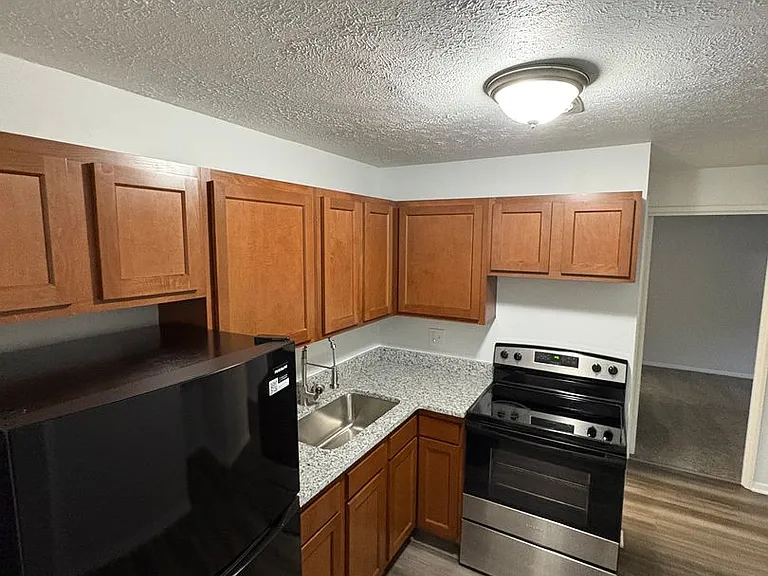 1 E Main St #12 — Photo 1