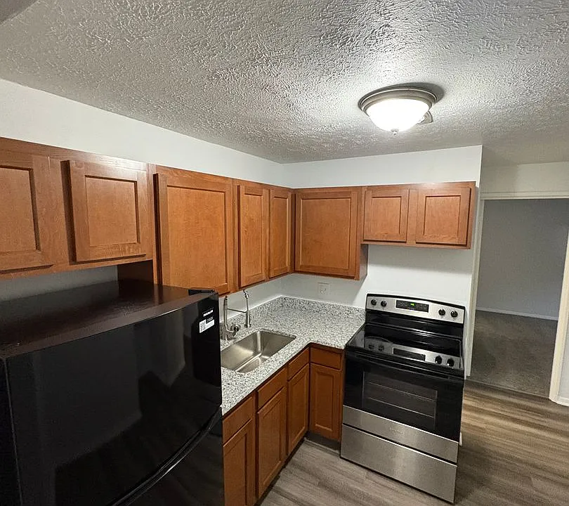 1 E Main St #12