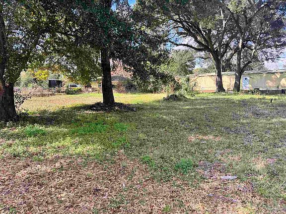 3rd image of 118 Dogwood Dr