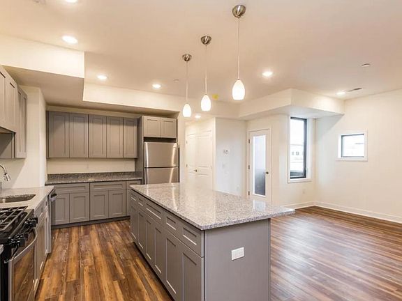 2nd image of 2411 Kensington Ave APT 205