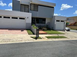 27 Court Mf46, Catano, PR 00962