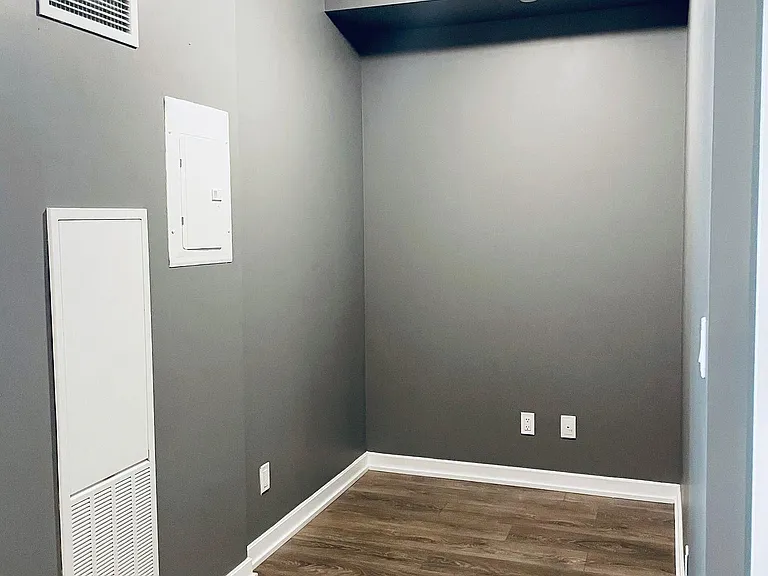 36 Manor Rd E #1302 — Photo 6