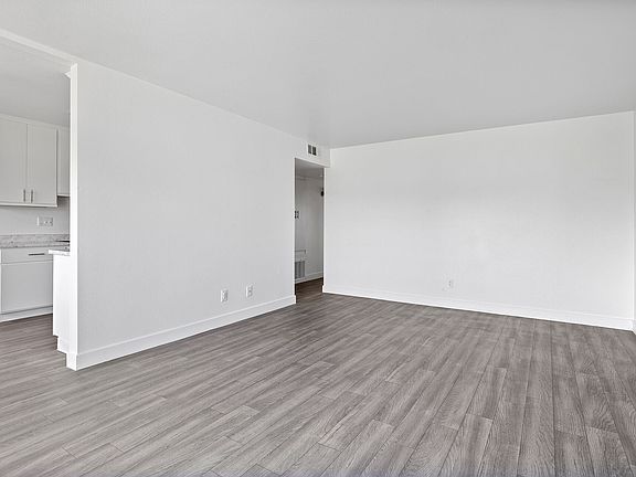 5th image of 328 S 1st St #8