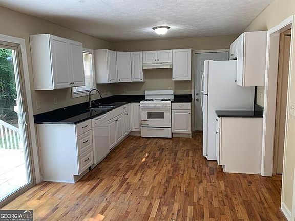4th image of 768 Emerald Forest Cir